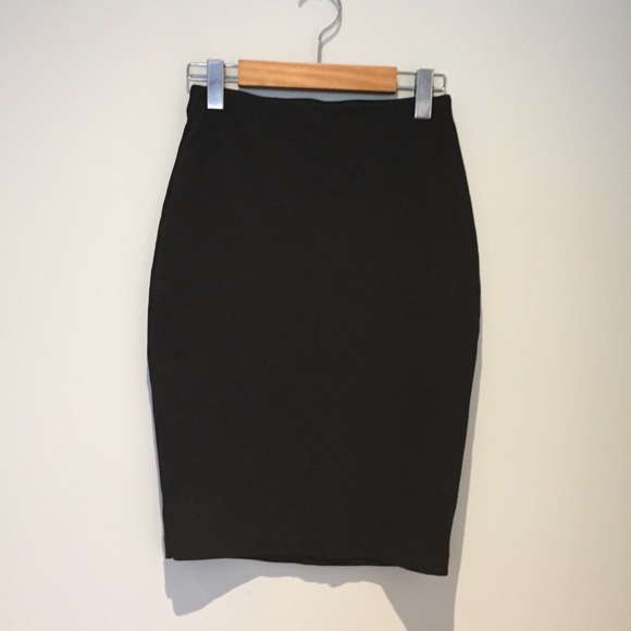 Aritzia Dresses & Skirts - Aritzia Talula black bodycon/pencil skirt